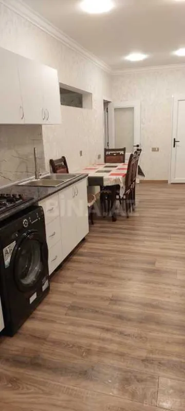 Satılır 6 otaqlı həyət evi 300 m²