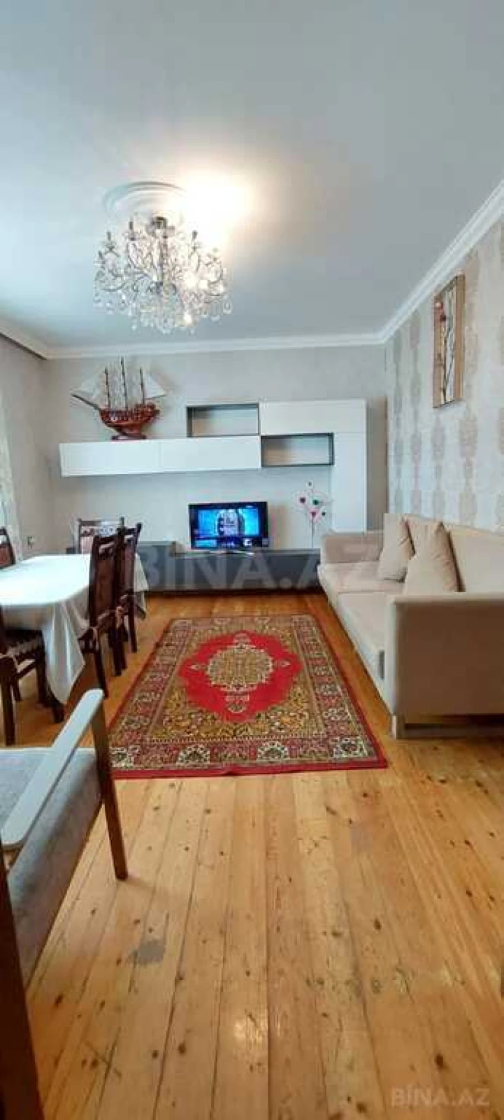 Satılır 6 otaqlı həyət evi 300 m²