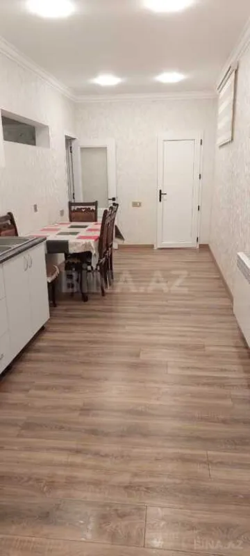 Satılır 6 otaqlı həyət evi 300 m²