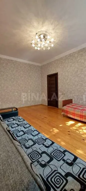 Satılır 6 otaqlı həyət evi 300 m²