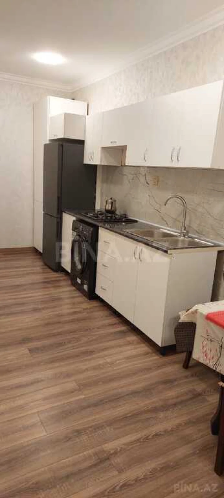 Satılır 6 otaqlı həyət evi 300 m²