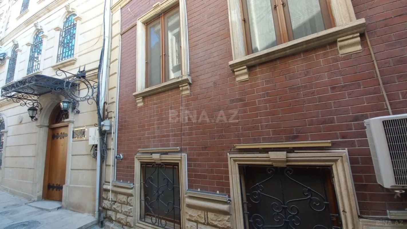 Kirayə verilir 5 otaqlı həyət evi 250 m²