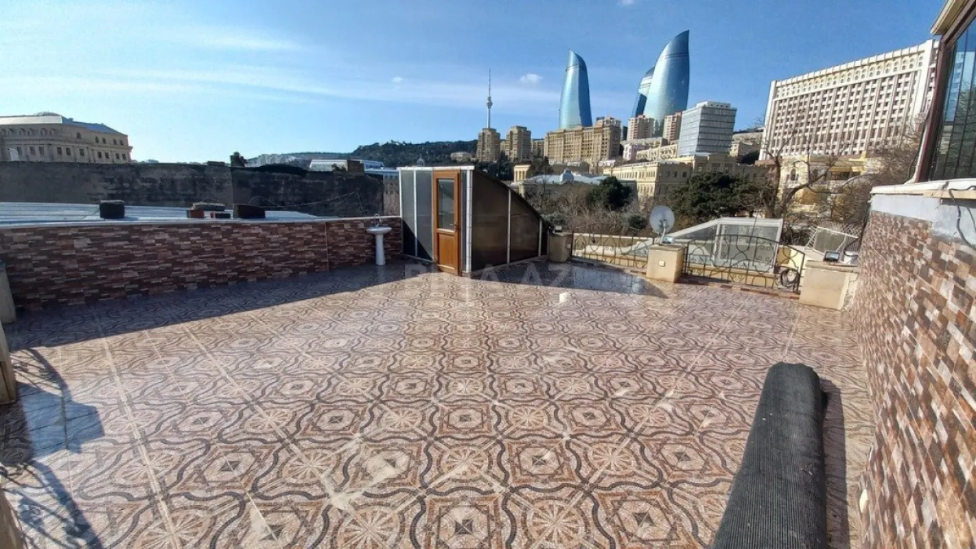 Kirayə verilir 5 otaqlı həyət evi 250 m²