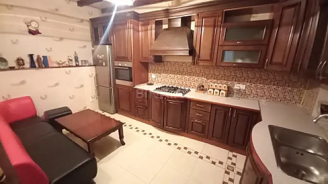 Kirayə verilir 5 otaqlı həyət evi 250 m²