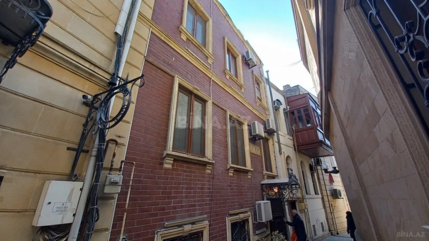 Kirayə verilir 5 otaqlı həyət evi 250 m²