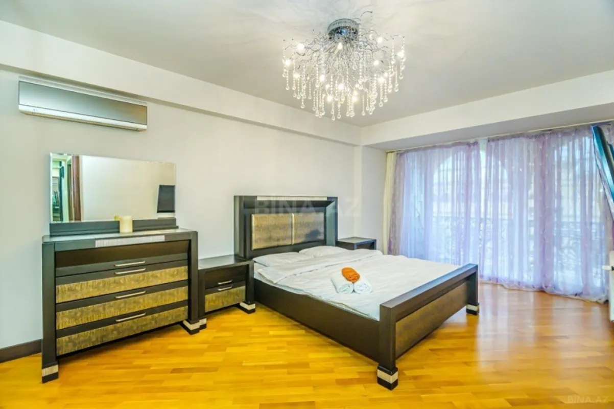 Kirayə verilir 3 otaqlı mənzil 123 m²