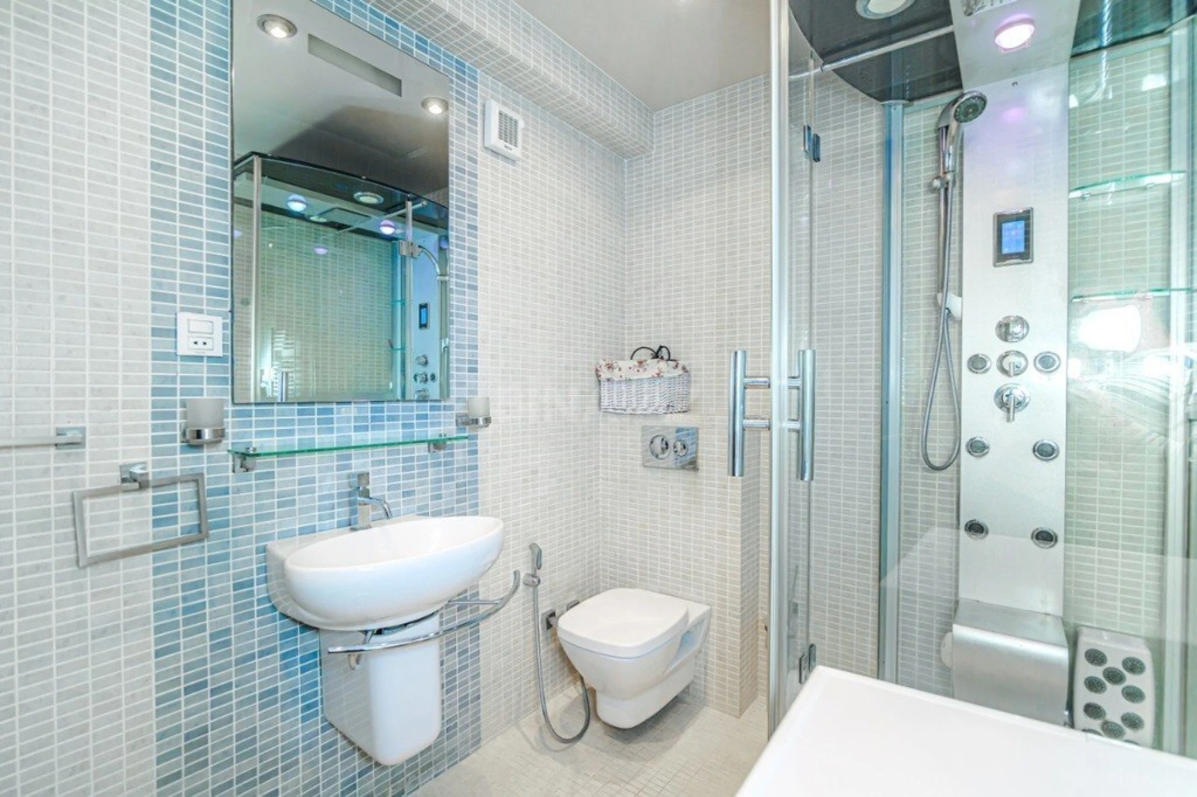 Kirayə verilir 3 otaqlı mənzil 123 m²