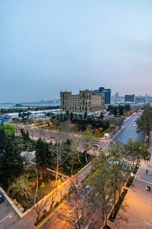 Kirayə verilir 3 otaqlı mənzil 123 m²