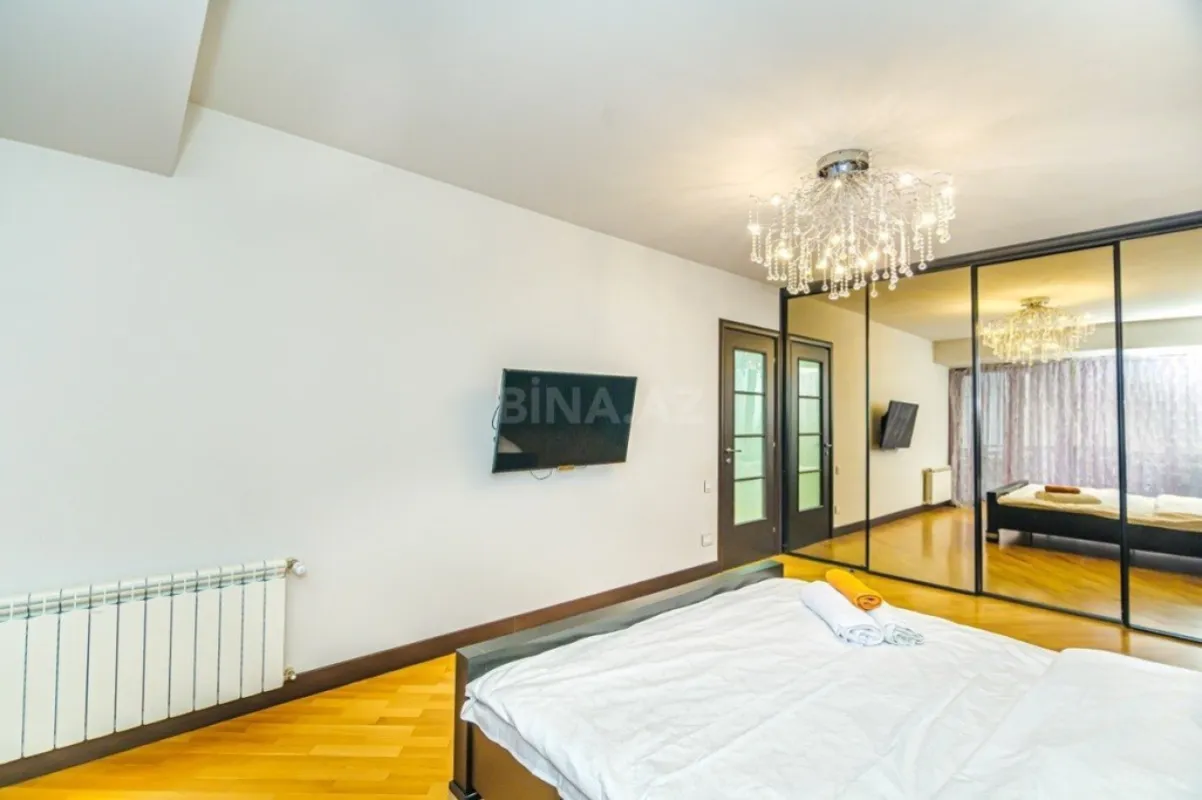 Kirayə verilir 3 otaqlı mənzil 123 m²