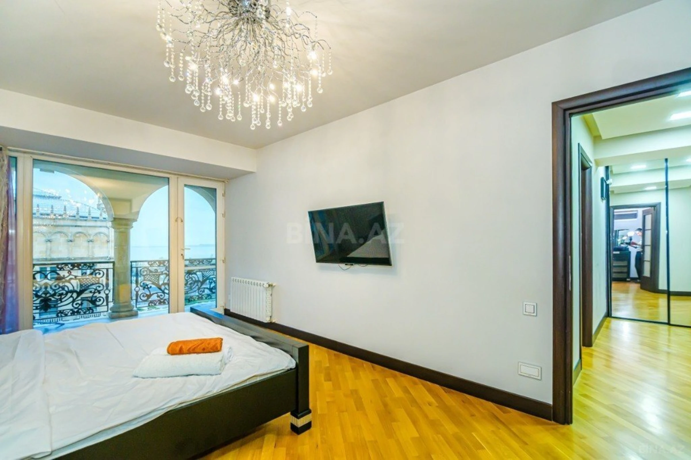 Kirayə verilir 3 otaqlı mənzil 123 m²