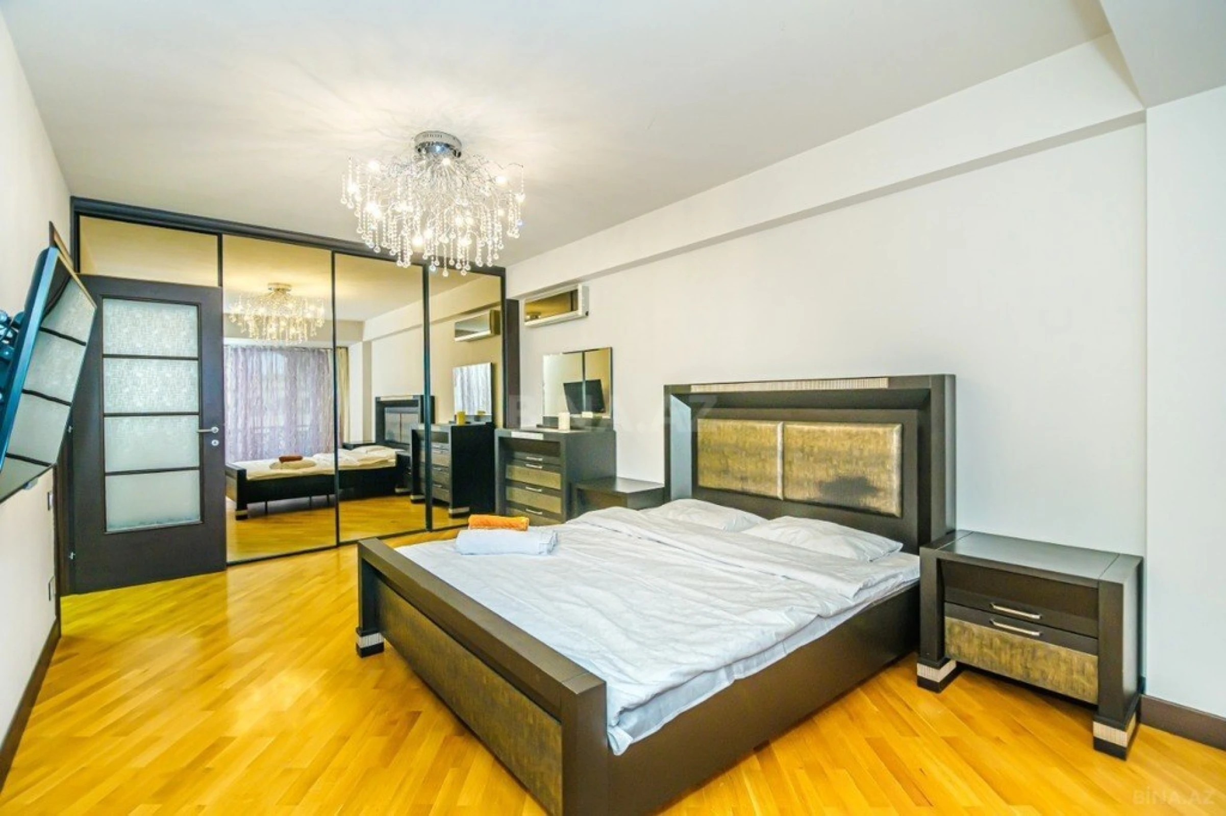 Kirayə verilir 3 otaqlı mənzil 123 m²