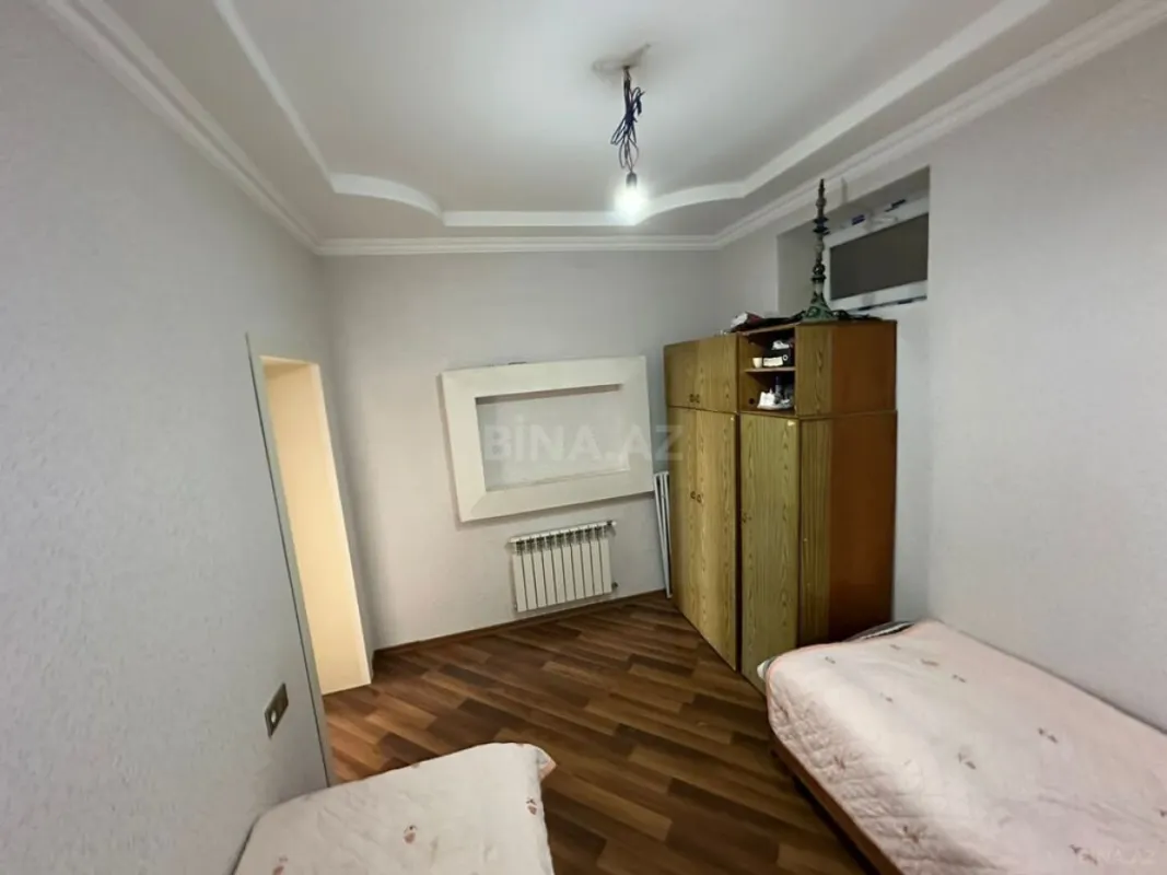 Satılır 6 otaqlı həyət evi 252 m²
