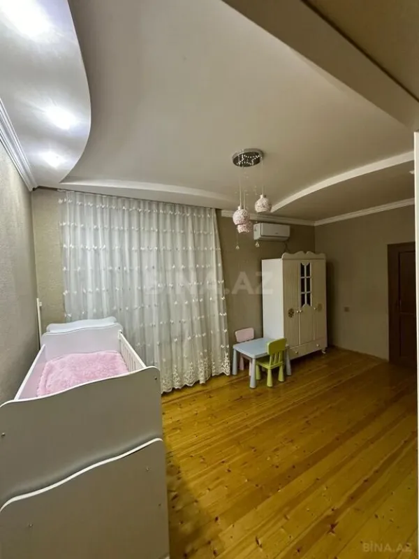 Satılır 6 otaqlı həyət evi 252 m²