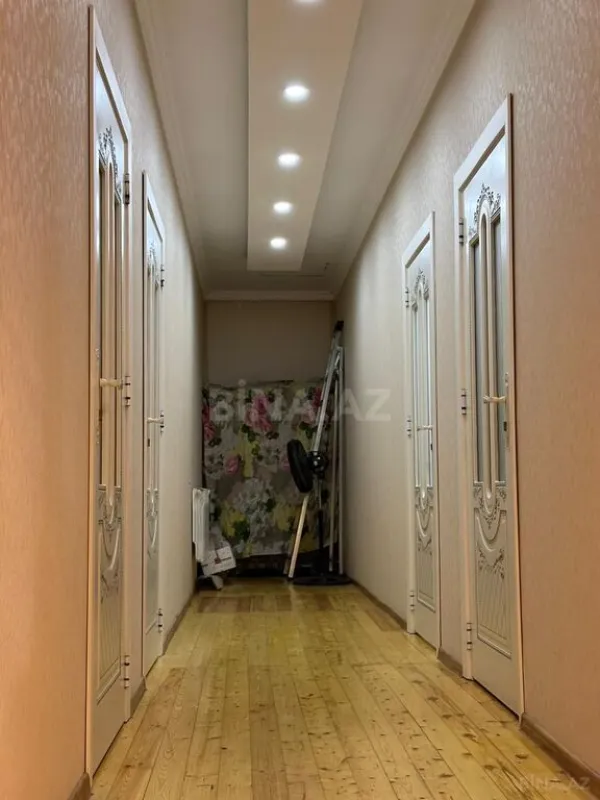 Satılır 6 otaqlı həyət evi 252 m²