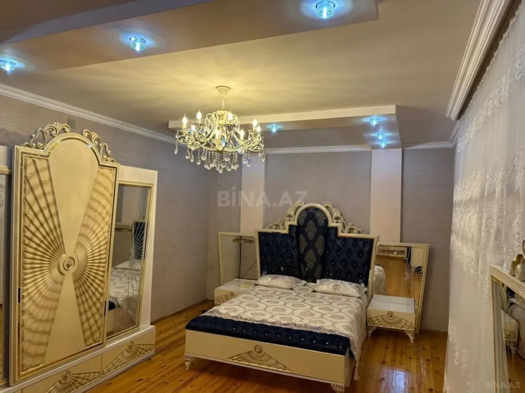Satılır 6 otaqlı həyət evi 252 m²