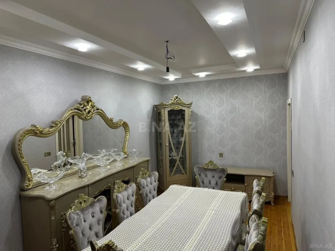 Satılır 6 otaqlı həyət evi 252 m²
