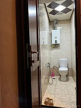 Satılır 6 otaqlı həyət evi 252 m²