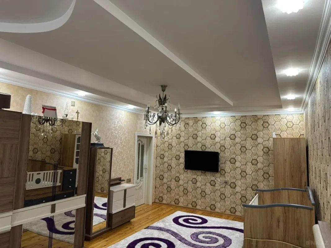 Satılır 6 otaqlı həyət evi 252 m²