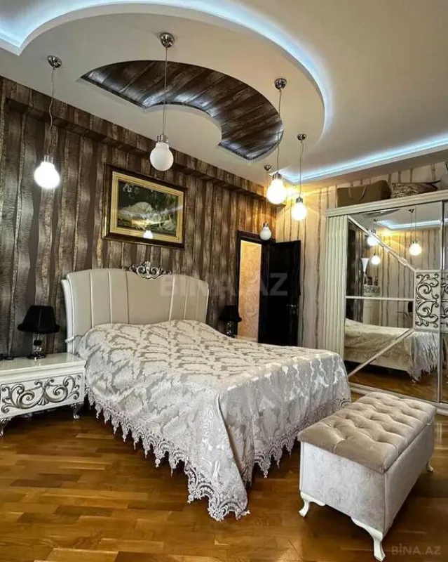 Satılır 4 otaqlı mənzil 165 m²