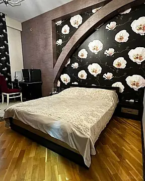 Satılır 4 otaqlı mənzil 165 m²