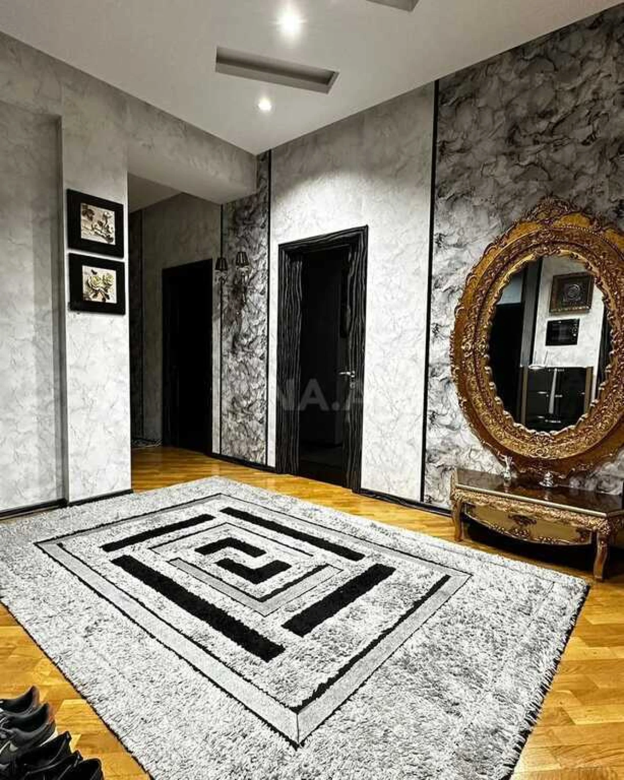 Satılır 4 otaqlı mənzil 165 m²
