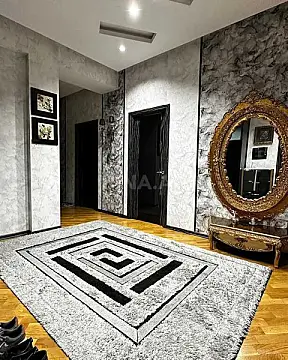 Satılır 4 otaqlı mənzil 165 m²
