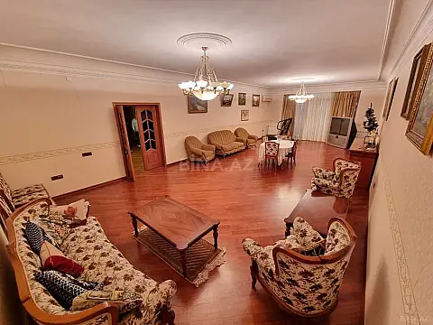 Satılır 3 otaqlı mənzil 181 m² — Bakı, Nizami 3 otaq 181.00 m²
