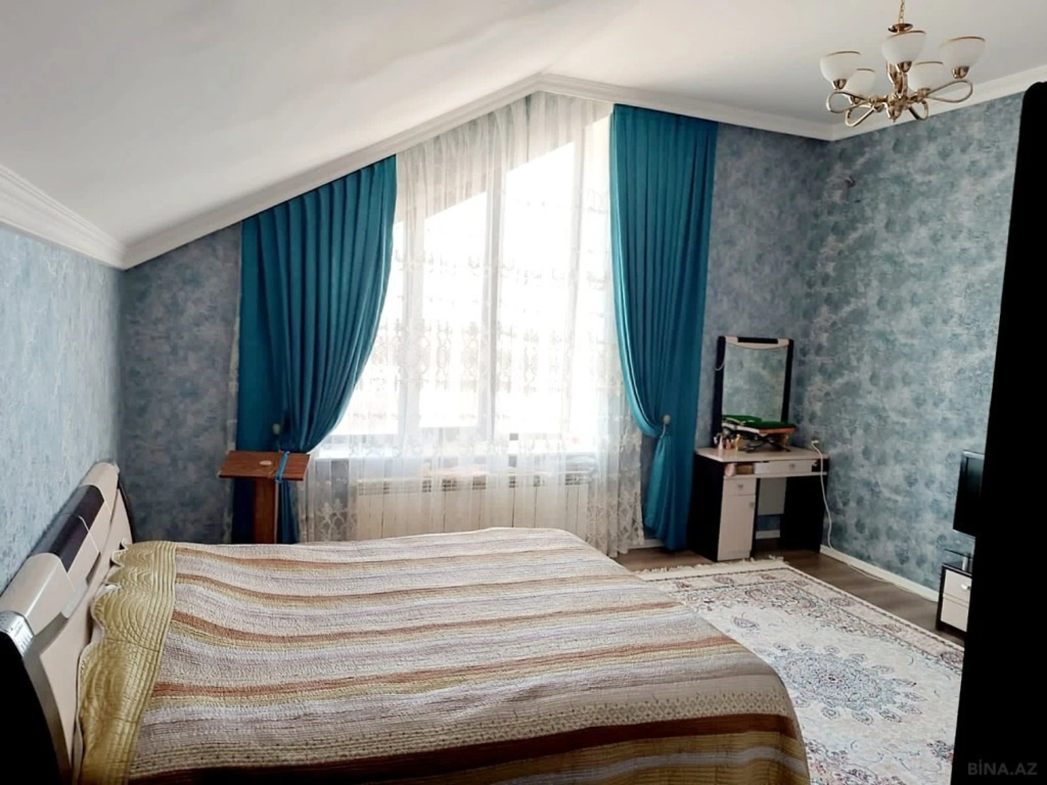 Satılır 5 otaqlı həyət evi 481 m²