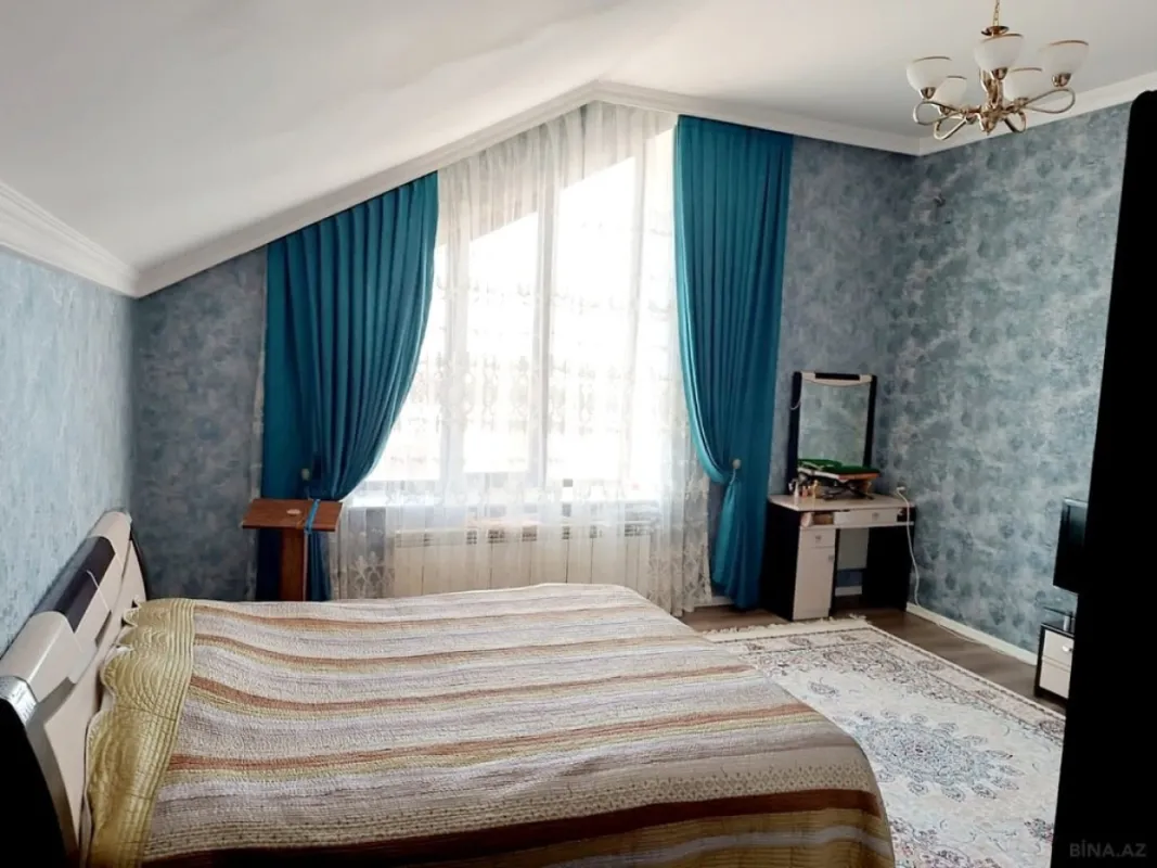 Satılır 5 otaqlı həyət evi 481 m²