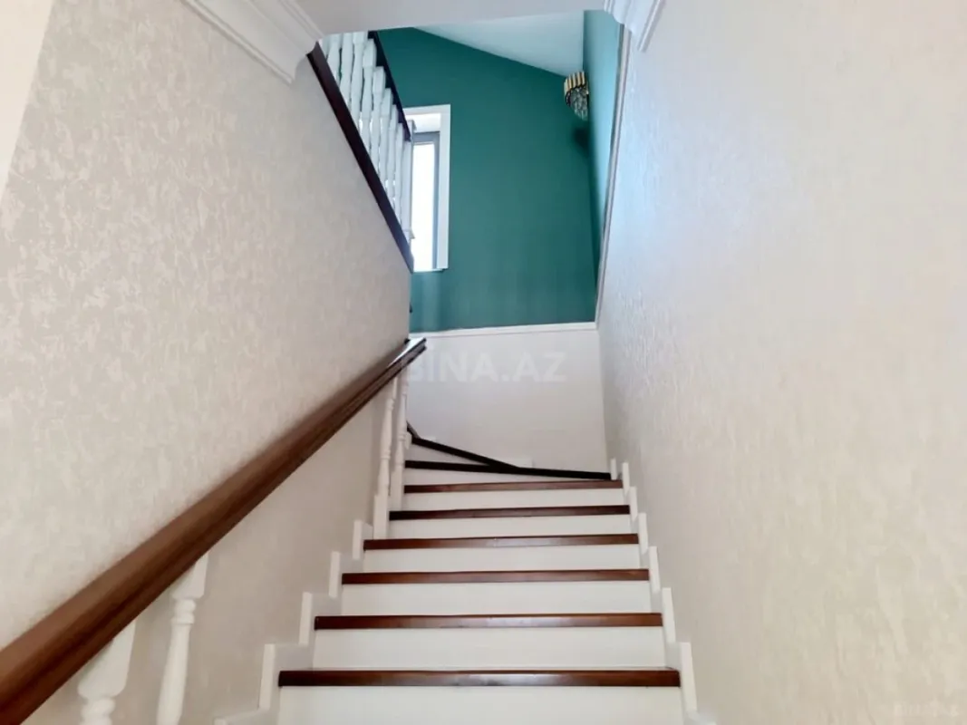 Satılır 5 otaqlı həyət evi 481 m²