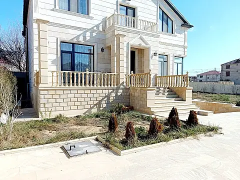 Satılır 5 otaqlı həyət evi 481 m²