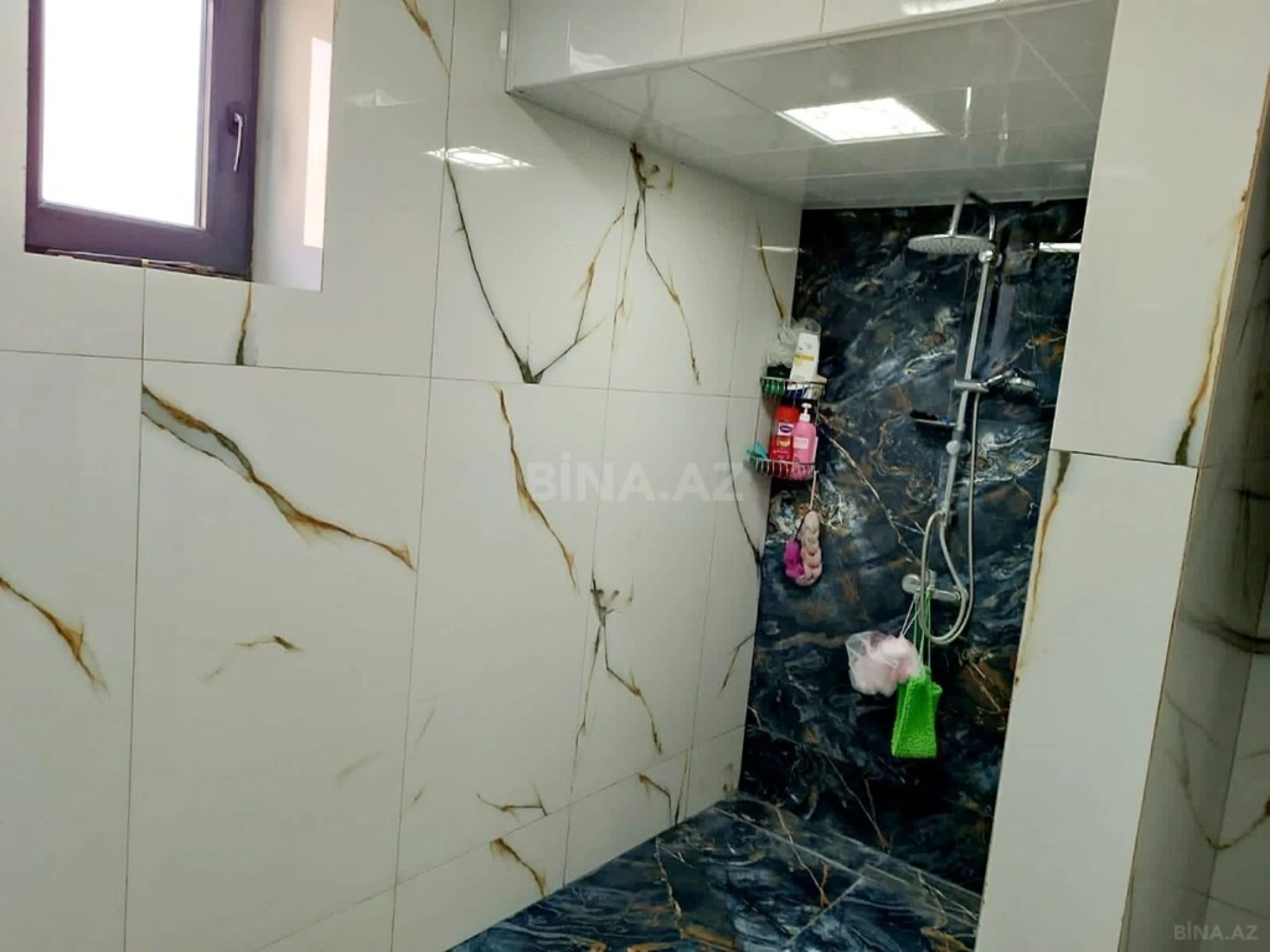 Satılır 5 otaqlı həyət evi 481 m²