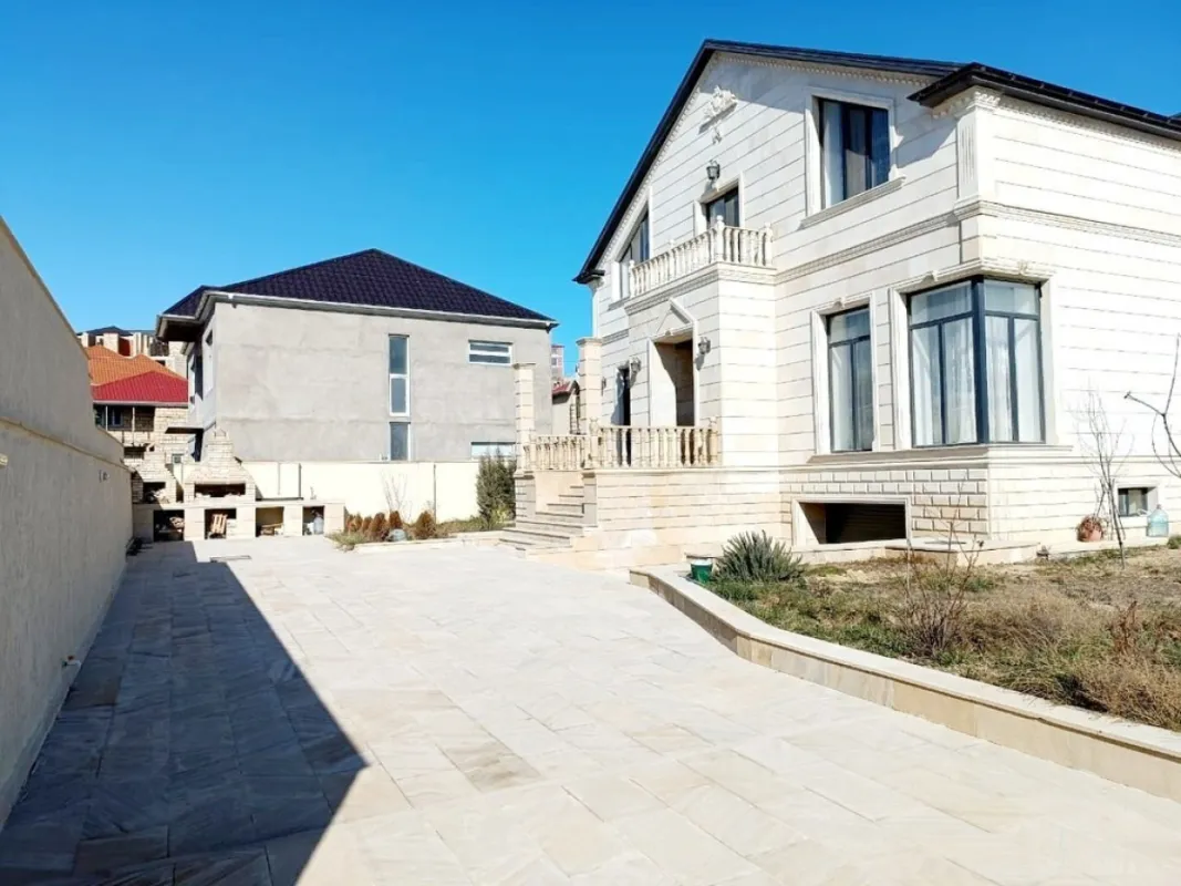 Satılır 5 otaqlı həyət evi 481 m²