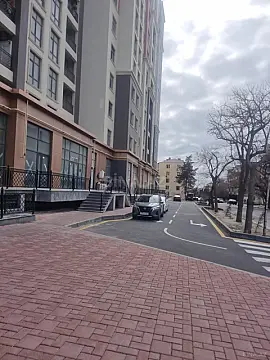 Satılır obyekt 400 m²