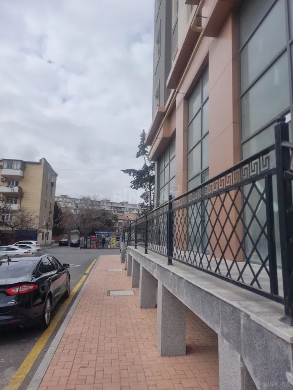 Satılır obyekt 400 m²