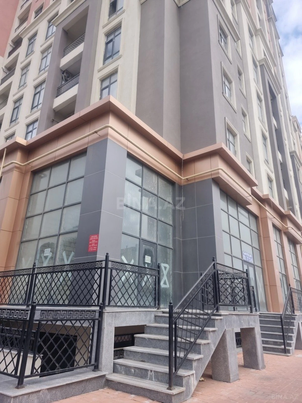 Satılır obyekt 400 m²