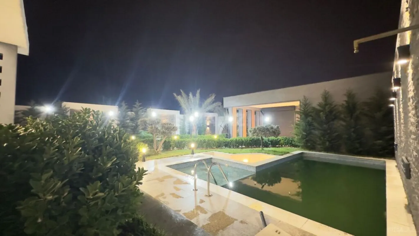 Satılır 6 otaqlı həyət evi 450 m²