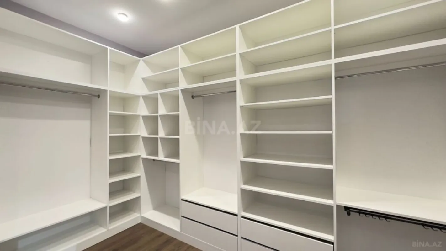 Satılır 6 otaqlı həyət evi 450 m²