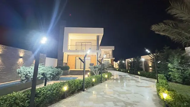 Satılır 6 otaqlı həyət evi 450 m²