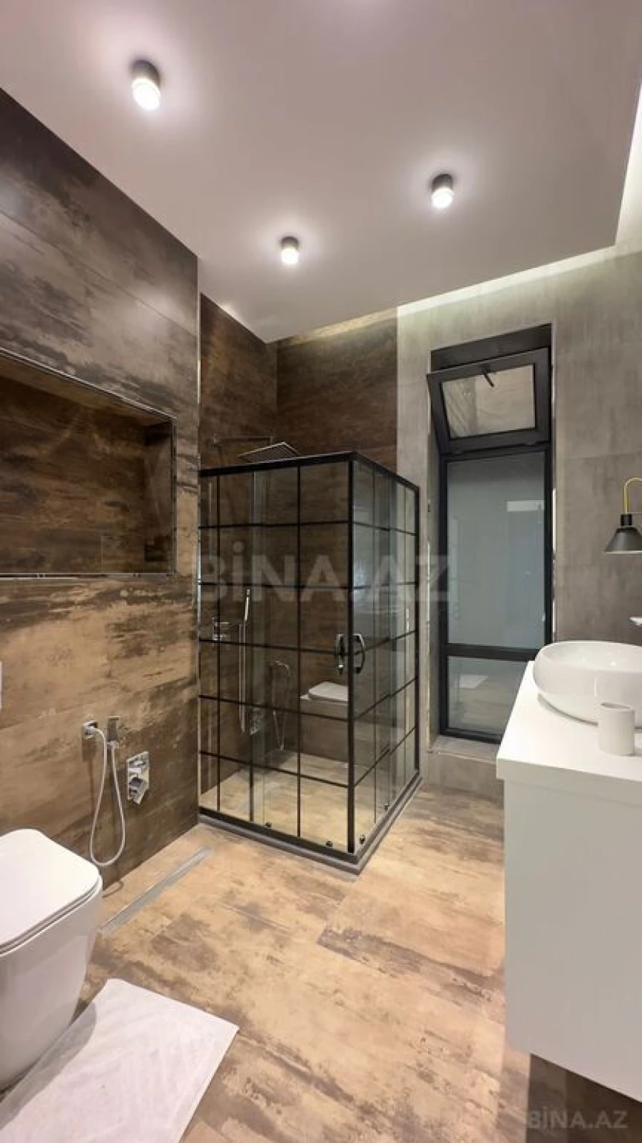 Satılır 6 otaqlı həyət evi 450 m²