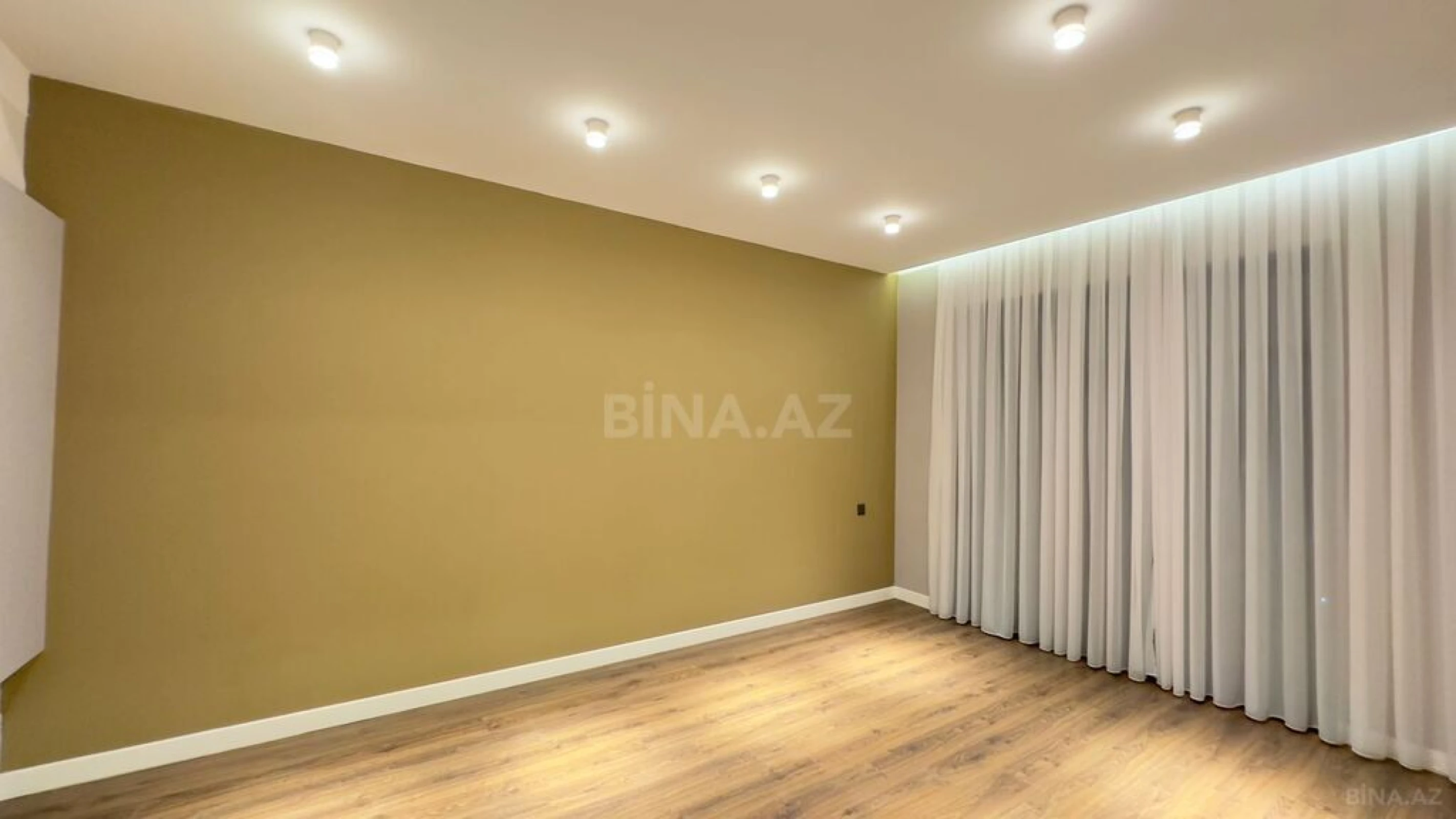 Satılır 6 otaqlı həyət evi 450 m²
