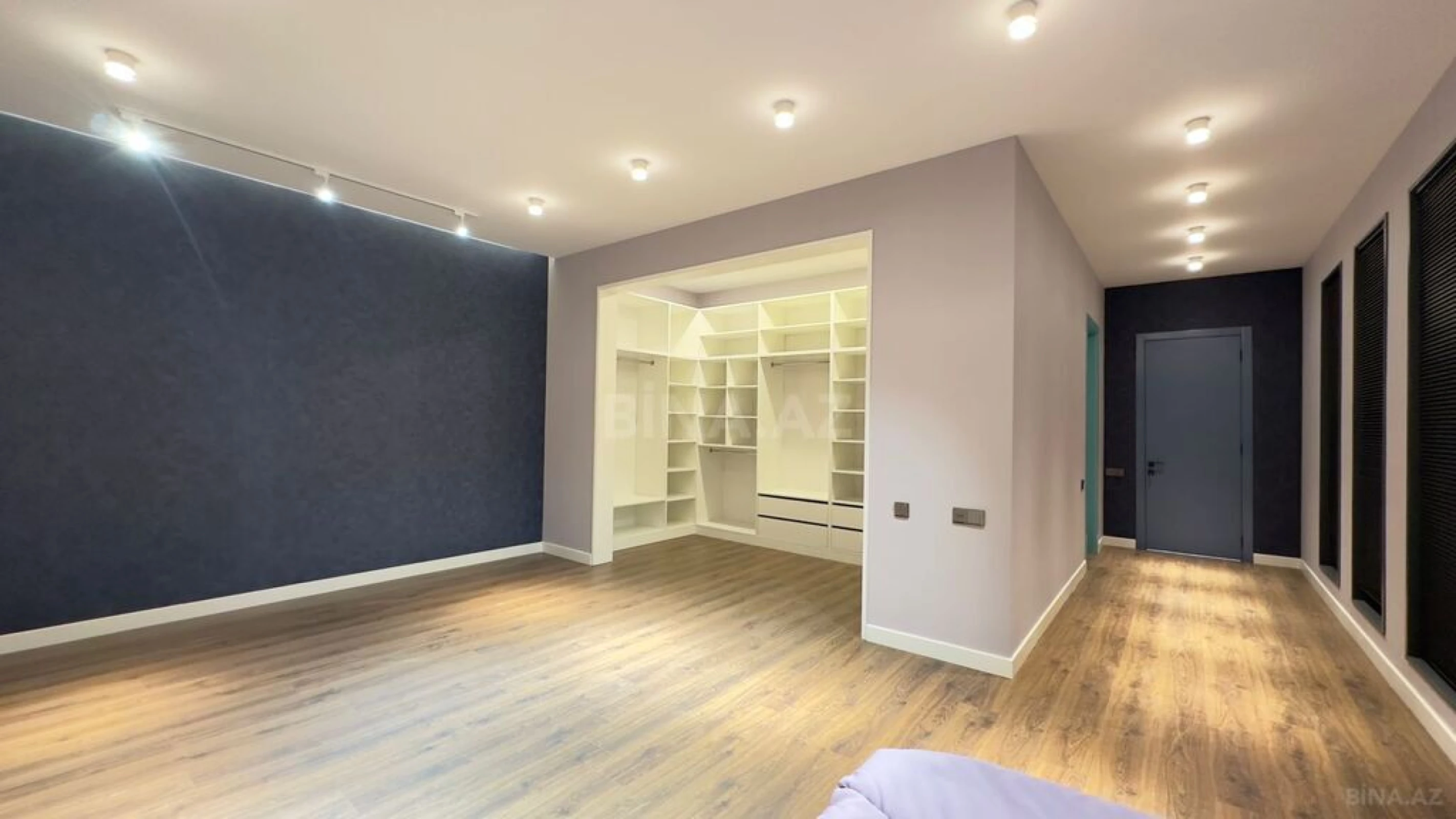 Satılır 6 otaqlı həyət evi 450 m²