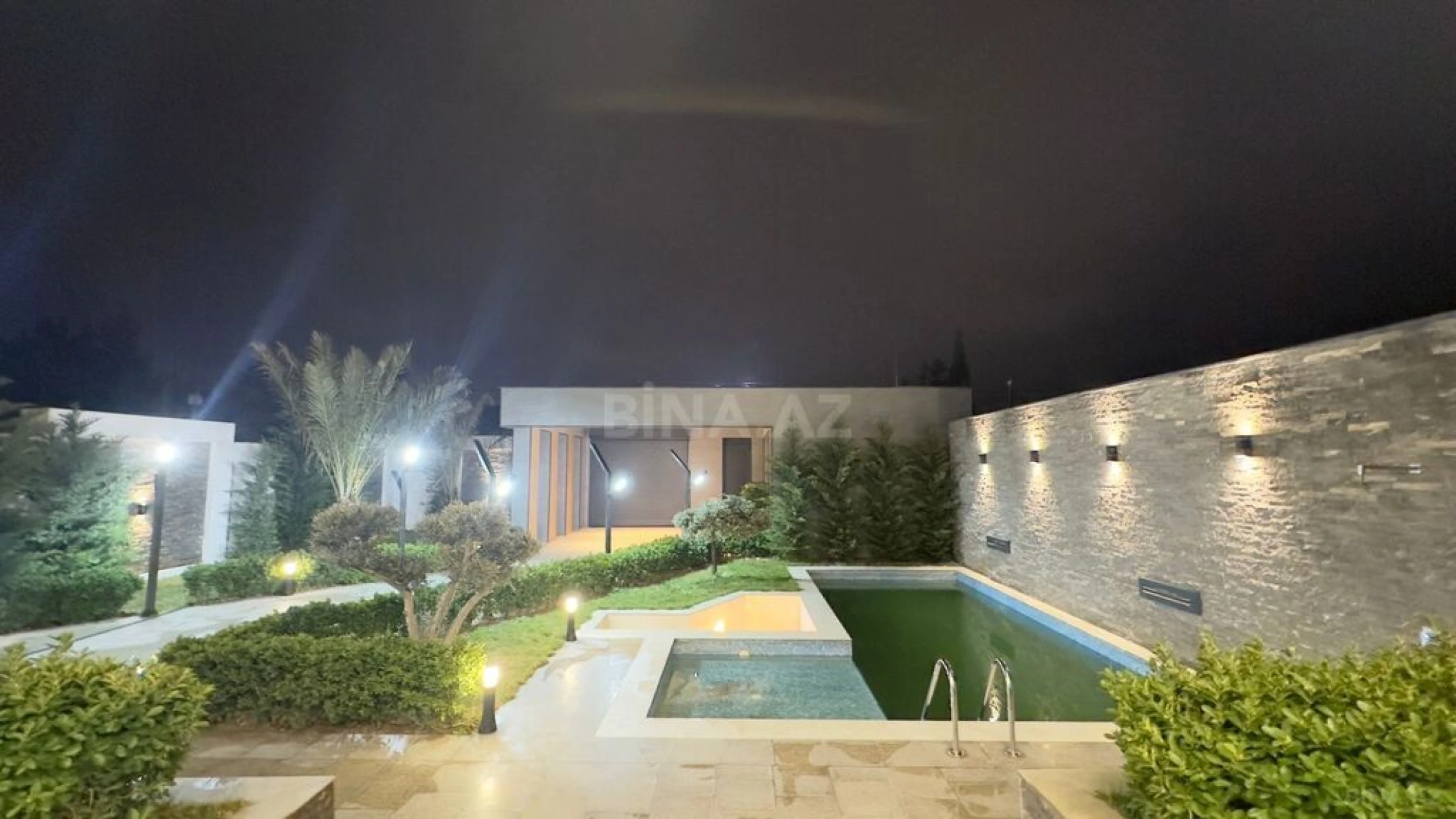 Satılır 6 otaqlı həyət evi 450 m²