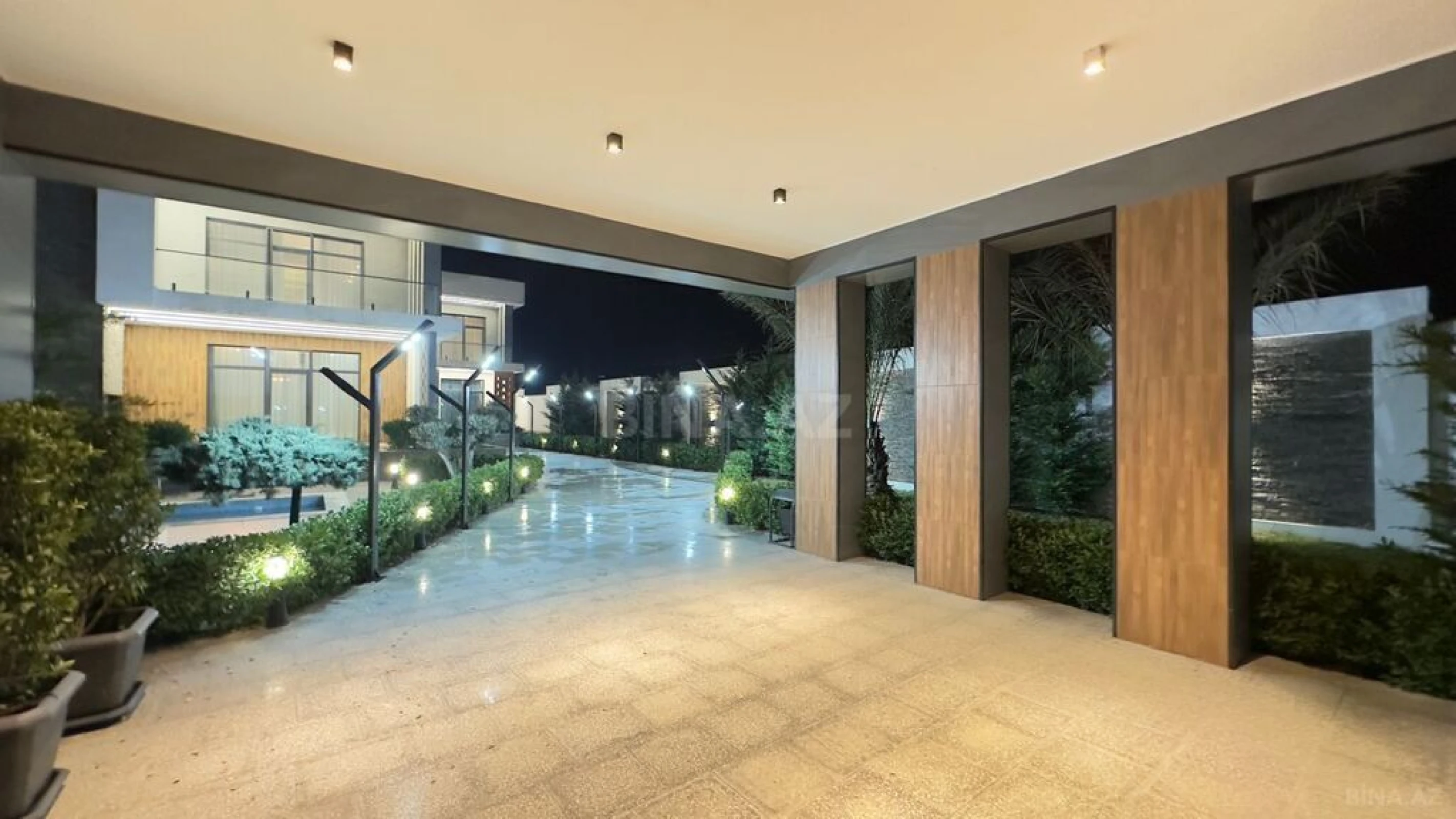 Satılır 6 otaqlı həyət evi 450 m²