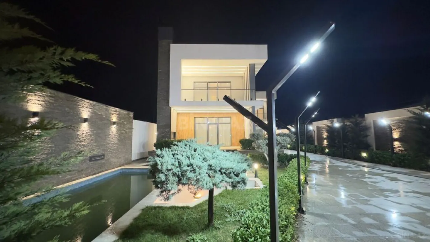 Satılır 6 otaqlı həyət evi 450 m²