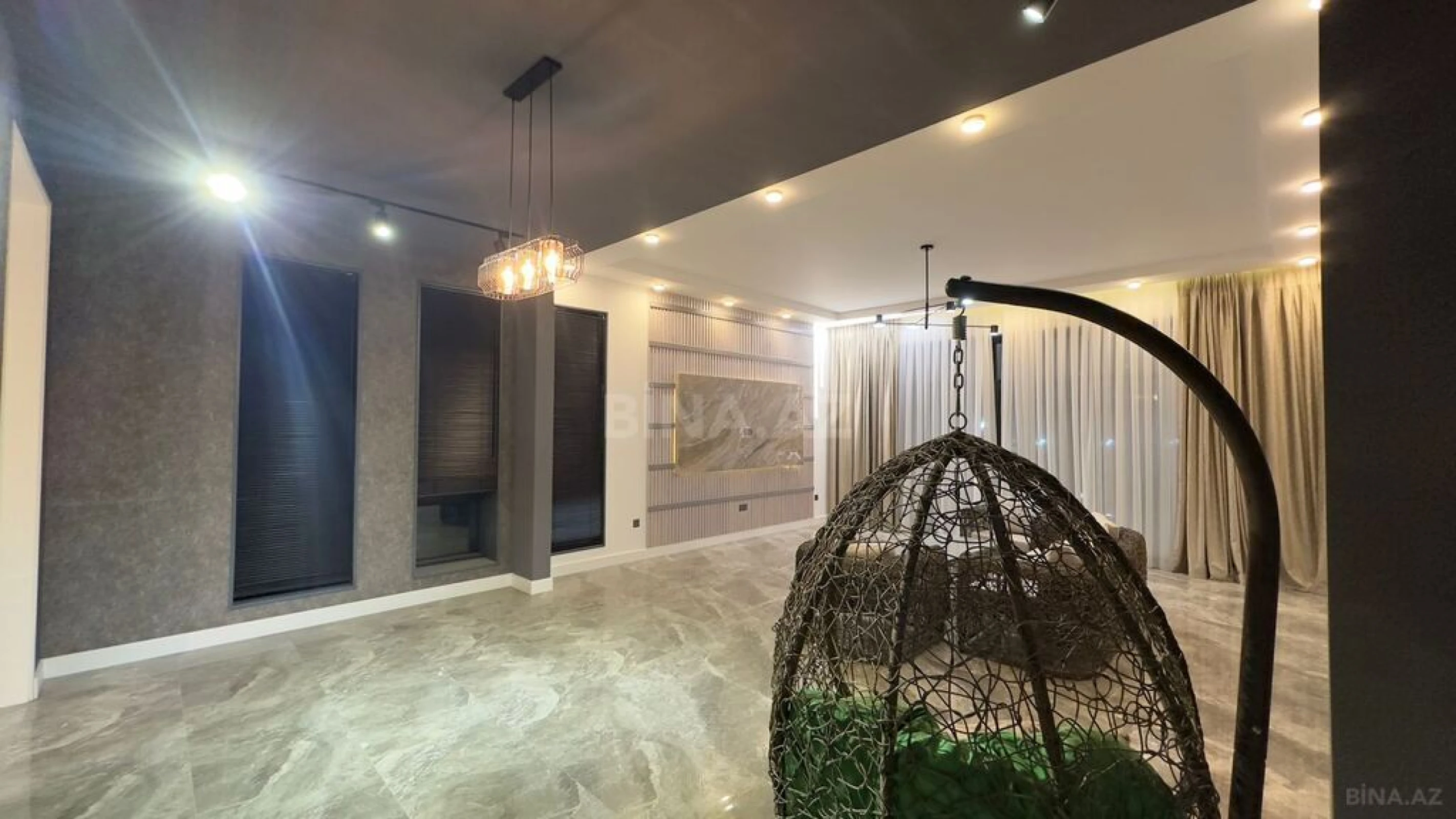 Satılır 6 otaqlı həyət evi 450 m²