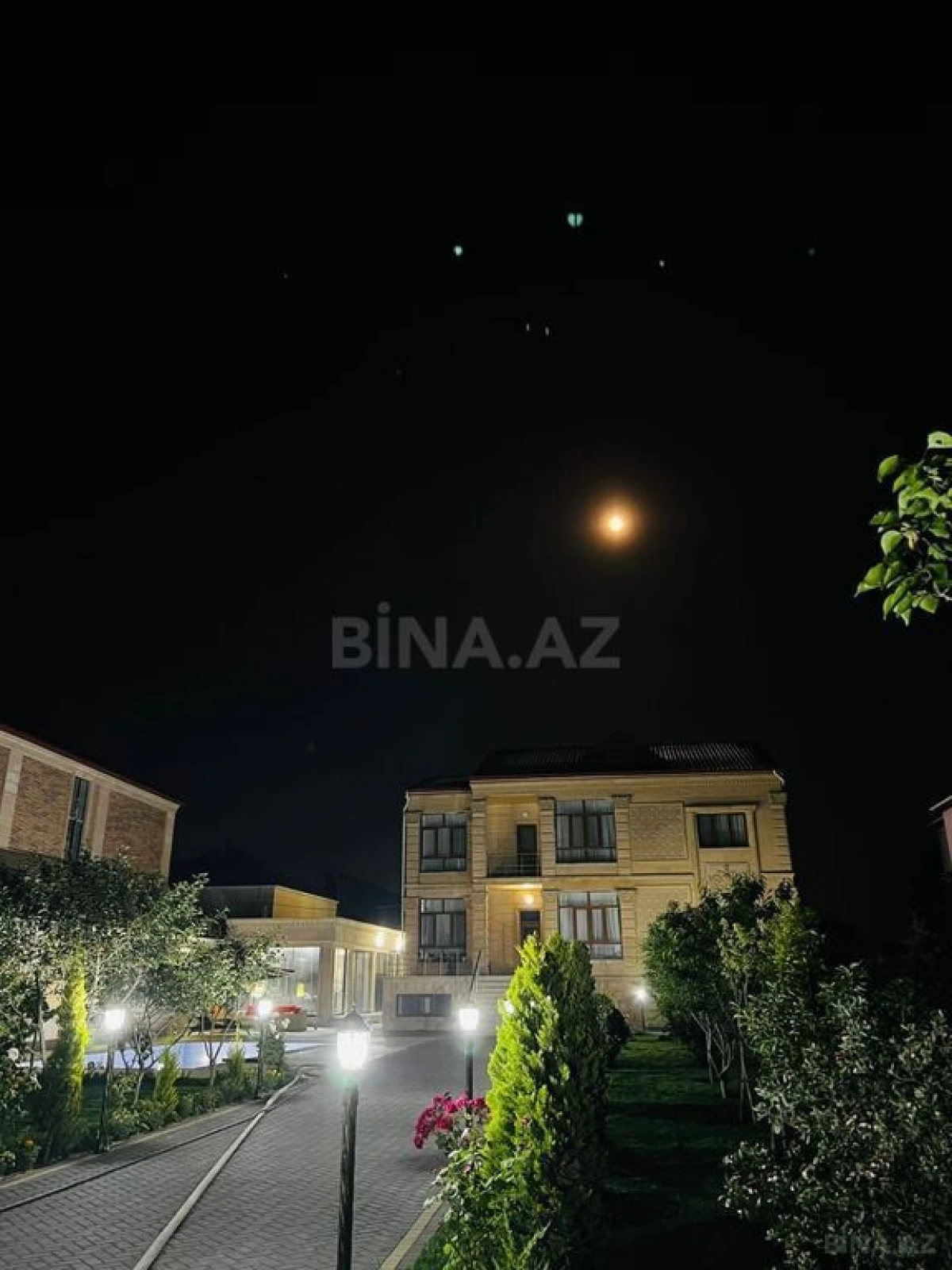 Kirayə verilir 5 otaqlı həyət evi 400 m²