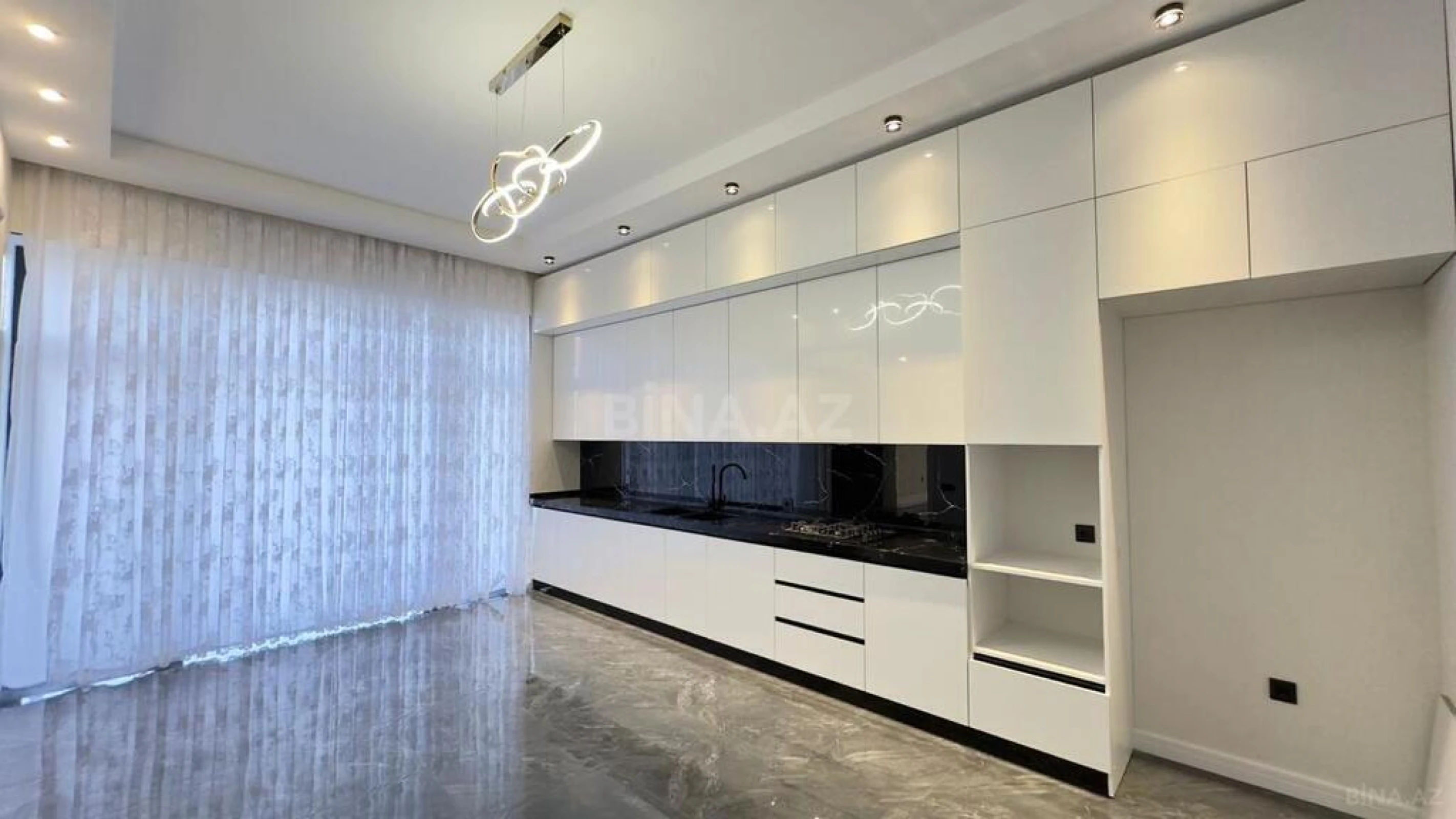 Satılır 6 otaqlı həyət evi 400 m²