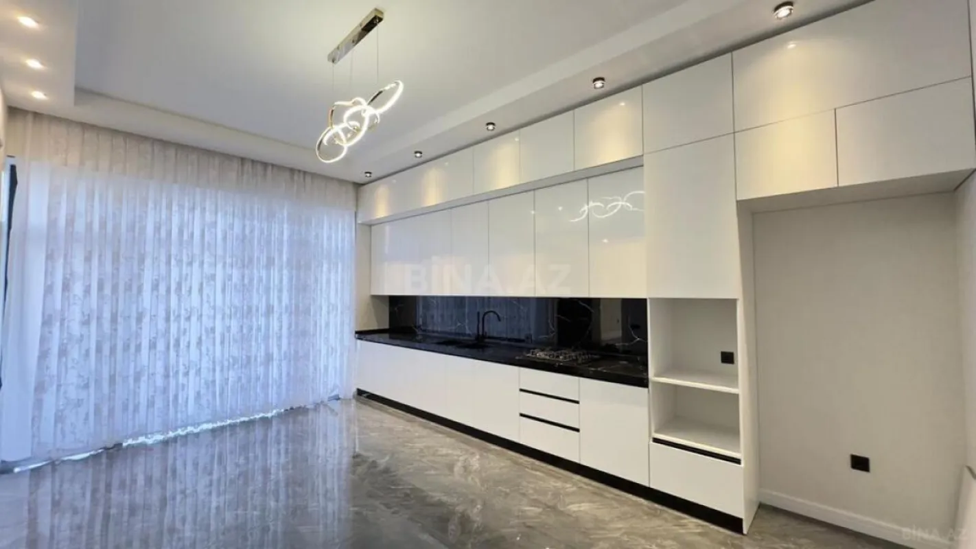 Satılır 6 otaqlı həyət evi 400 m²