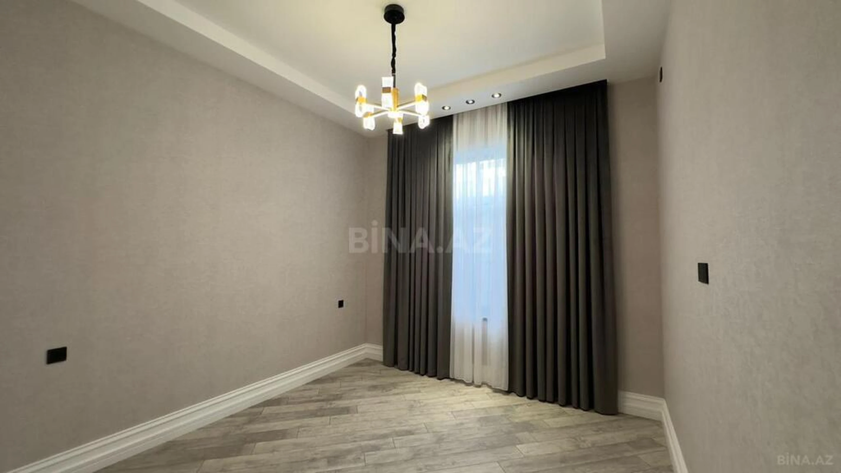 Satılır 6 otaqlı həyət evi 400 m²